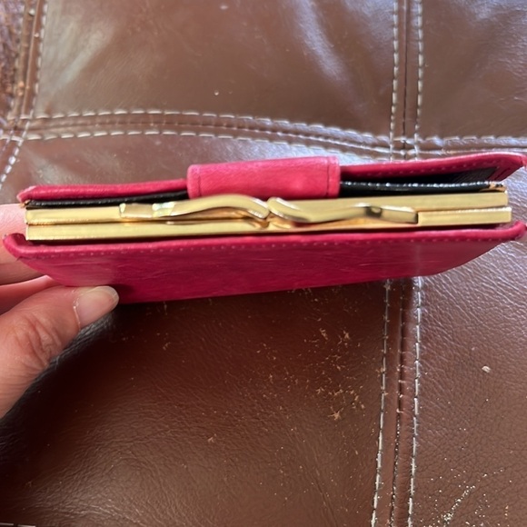 🍵🐠Vintage leather change purse raspberry pink gold hardware snap closure wallet - Picture 3 of 6